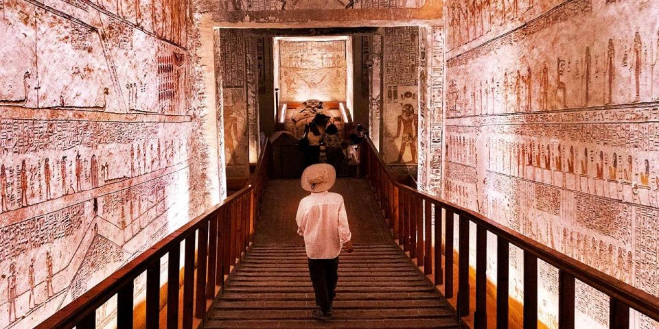 Luxor: Shared Tour to Valley of Kings, Habu, Memnon & Lunch - Lunch Experience