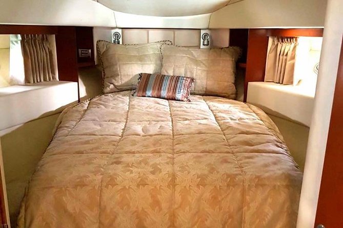 Luxury Yacht Charter : Dubai Marina, Atlantis The Palm & Burj Al Arab - Notable Attractions