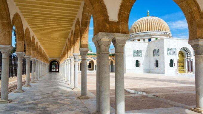 Monastir: Private Half-Day Excursion - Admiring the Bourguiba Mosque