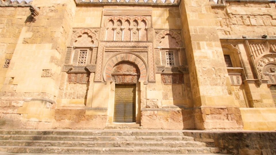 Mosque-Cathedral of Cordoba: Entry Ticket and Guided Tour - Languages and Radio Guidance