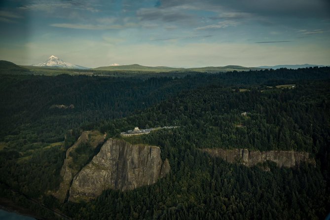 Multnomah Falls & Columbia Gorge Scenic Fight by Envi Adventures - Pilot Professionalism and Knowledge