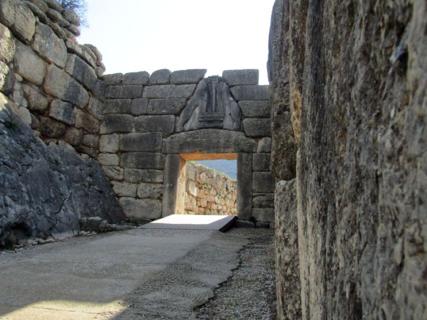 Mycenae: Audioguide - Citadel, Treasure of Atréus & Museum - Getting to Mycenae