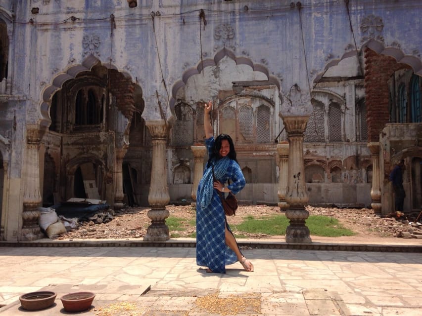 Old Delhi: The Tales Of The Moonlit Square (Chandni Chowk) - Places of Worship and Exploration