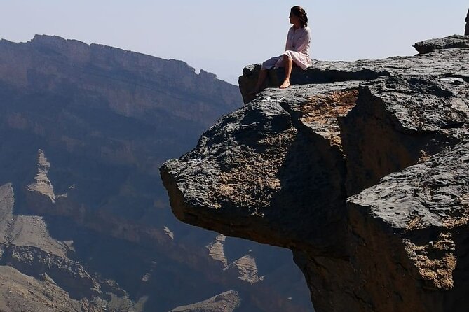 Overnight Private Guided Nizwa and Jebel Akhdar Tour From Muscat - Accommodations and Dining