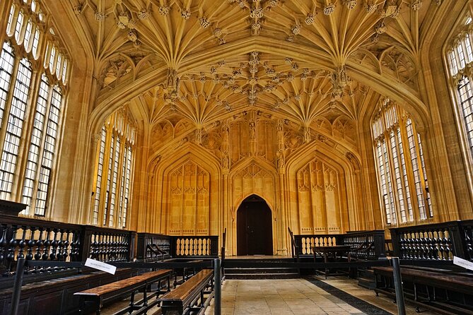 Oxford | Harry Potter Film Tour Led by University Alumni - Discovering New College or Christ Church