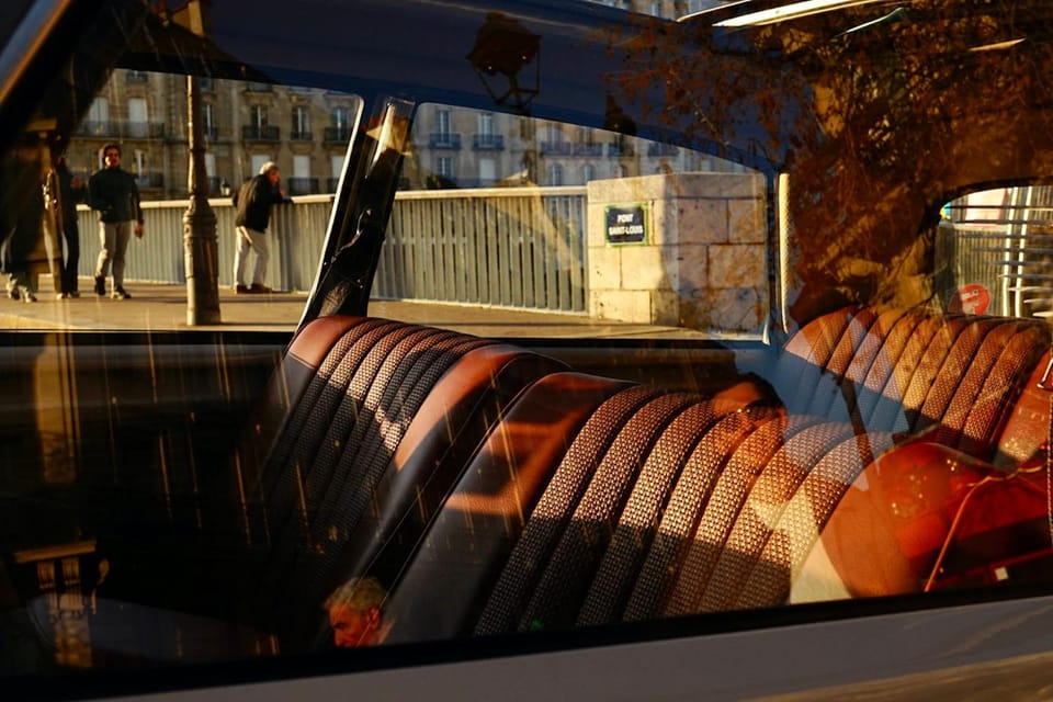 Paris : Highlights of Paris on a Citroën DS With Open Roof - Personalized Pickup and Dropoff