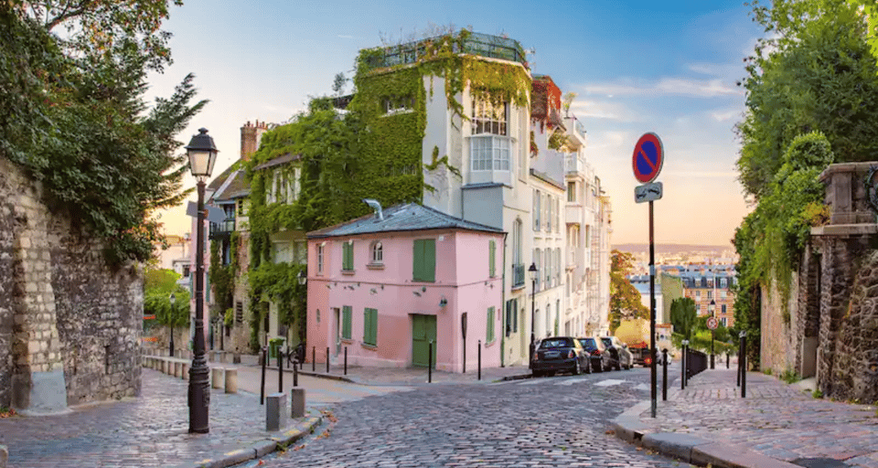 Paris: Montmartre Night Walking Tour, Dinner & Cabaret Show - Frequently Asked Questions