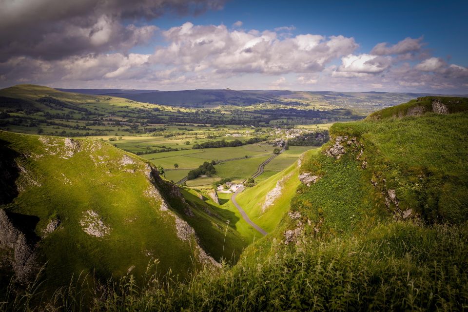 Peak District (Yorkshire): Interactive Road Trip Guidebook - Customizable Itineraries