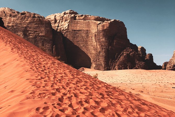 Petra and Wadi Rum in One Day | The Jordanian Mappers - Exploring Wadi Rum