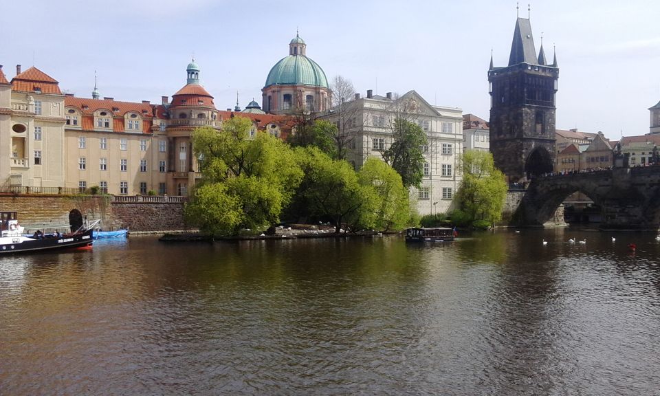 Prague: 3-Hour Evening River Cruise With Dinner - Booking and Reservations