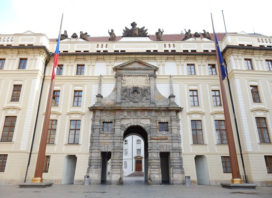 Prague: Castle and Lesser Town Walking Tour With Local Guide - Meeting Point and Booking