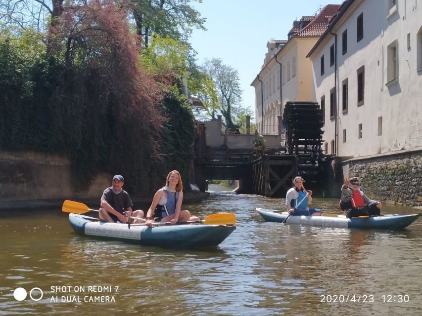 Prague: City Center Canoe Tour - Inclusions and Pricing