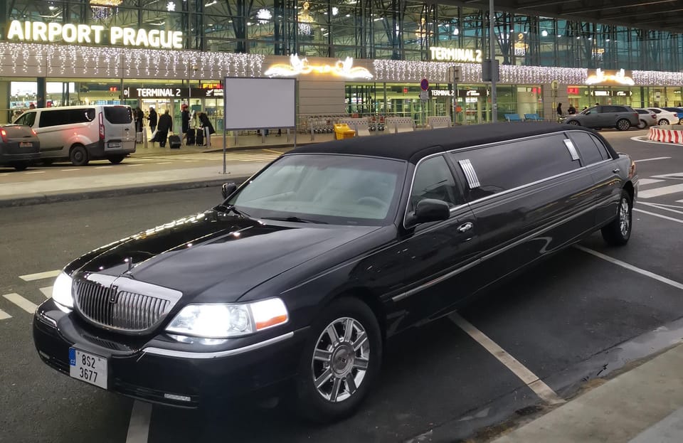 Prague: Private Party Lincoln Limo Transport - Language and Meet-and-Greet Service