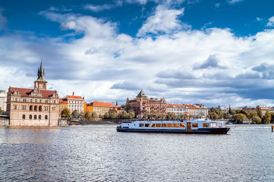 Prague: Vltava River Sightseeing Cruise - Operational Considerations