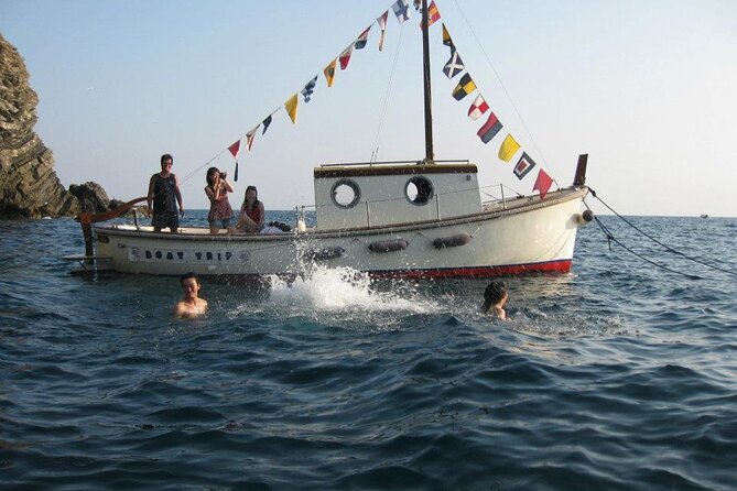 Private Boat Tour Along the Cinque Terre - Meeting Point and Confirmation