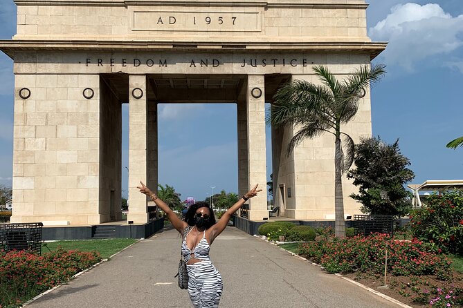 Private City Tour in Accra With Hotel Pickup and Lunch - Local Lunch Experience