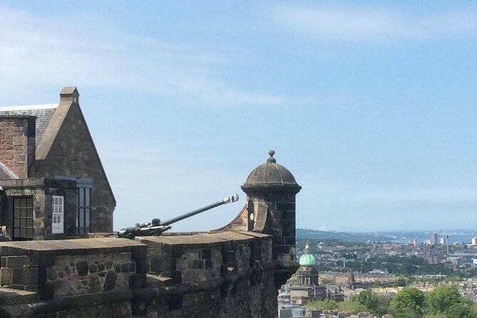 Private Edinburgh Castle Tour - Historical Insights