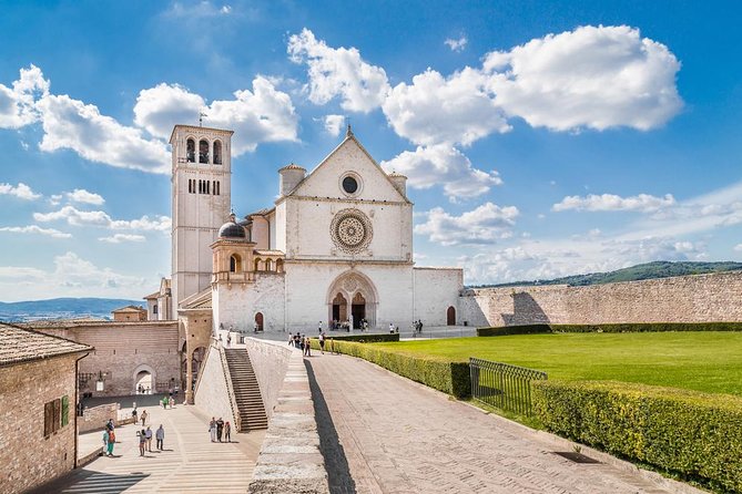Private Full-Day Tour of Assisi and Cortona From Florence - Lunch Break