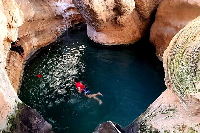 Private Full-Day Wadi Shab and Bimmah Sinkhole Tour - Health and Safety Considerations