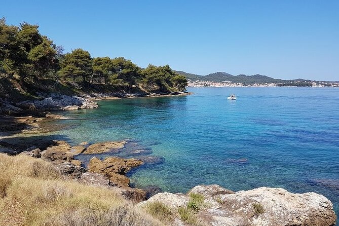 Private Half-Day Boat Tour to Nearby Islands in Zadar With Drinks - Relaxing on the Wooden Boat