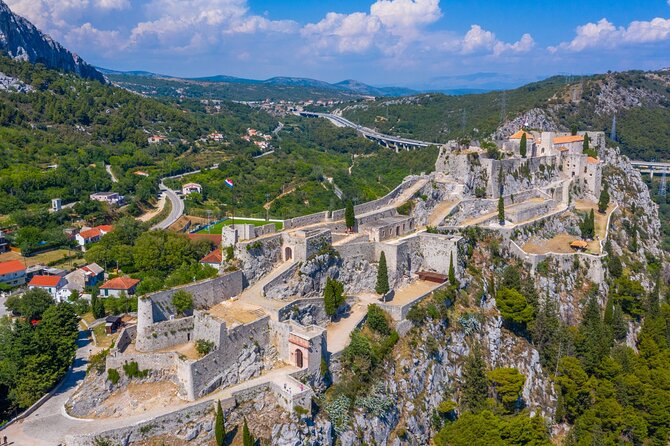 Private Half-Day Klis Tour With Salona and Trogir - Exploring Klis Fortress