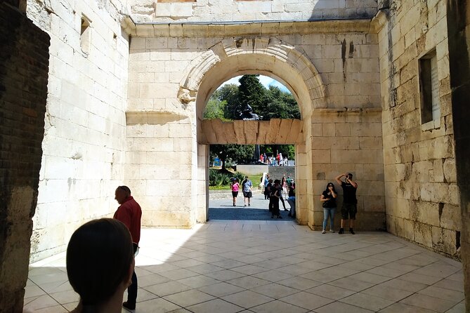 Private History Tour - Small Group - Exploring Ancient Architecture