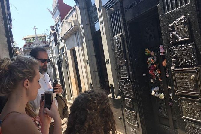Private Recoleta Walking Guided Tour With Cementery and Evita - Experiencing Historical Insights