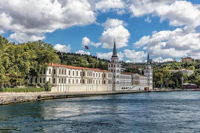 Private Tour: Bosphorus Cruise and Istanbuls Egyptian Bazaar - Connecting Europe and Asia