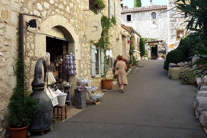 Private Tour by Private Car: Grasse, Cannes, Antibes - Exploring Cannes
