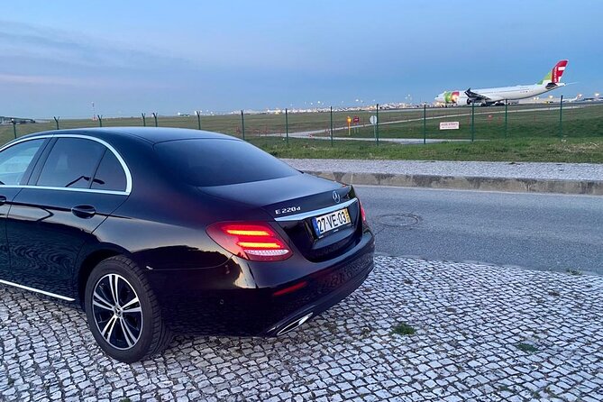Private Transfer From Airport to Lisbon (Unlimited Waiting Time) - Price and Group Size