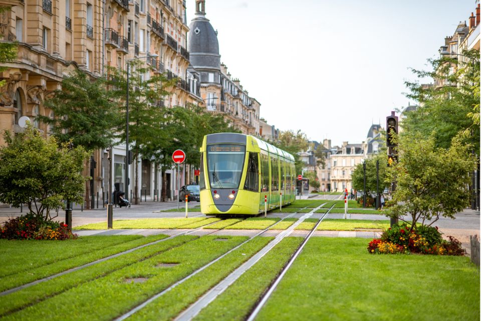 Reims: First Discovery Walk and Reading Walking Tour - Exploring the Notable Sites