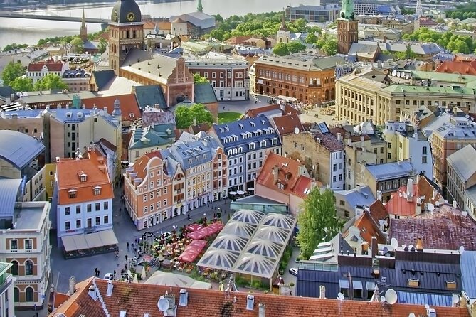 Riga Walking Guided Sightseeing Tour - Admiring Art Nouveau
