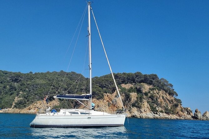 Sailing Experience on a 4-Hour Sailboat in Girona - Sailing and Watersport Activities