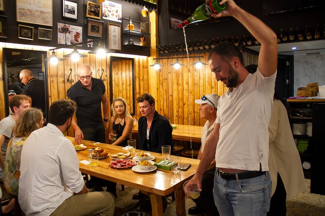 San Sebastian Walking Food Tour With Secret Food Tours - Architectural Landmarks