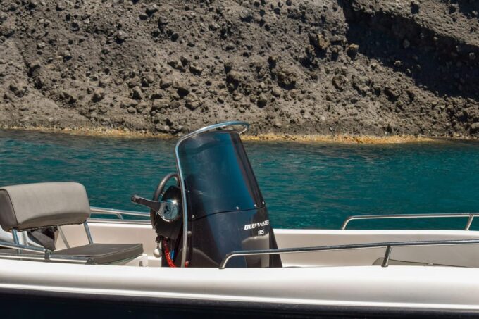Santorini: Full-Day Licence-Free Boat Rental With 30/50hp - Explore the Caldera