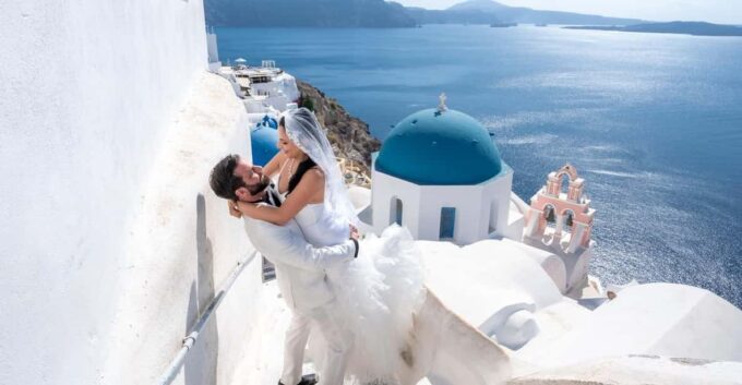 Santorini Photoshoot With Blue Domes & Caldera View - Accessibility and Group Options