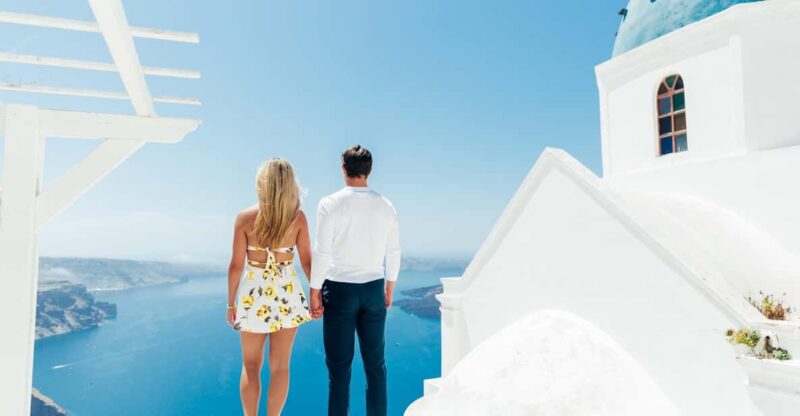 Santorini Photoshoot - Photographers Expertise and Approach