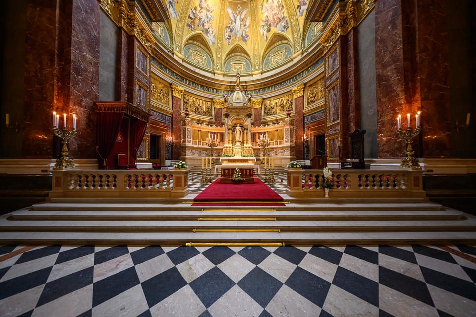 St. Stephens Basilica: VIP Concert & After Hours Dome Visit - Location and Accessibility