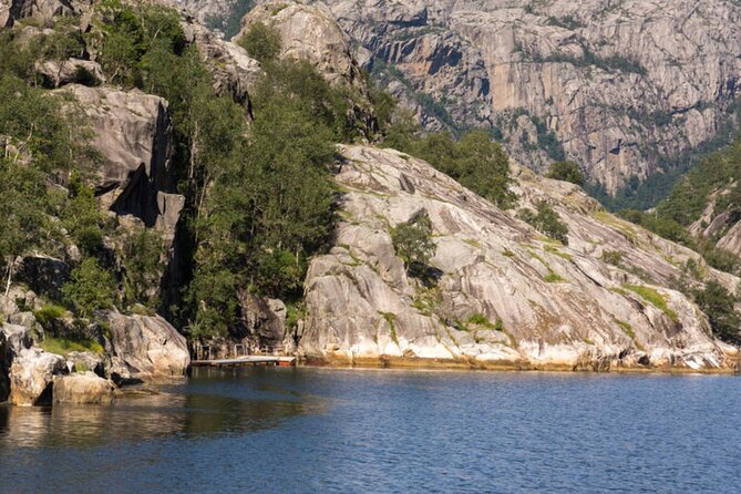 Stavanger: Waterfalls, Caves and Rock Tour By Sea - Exploring Pulpit Rock