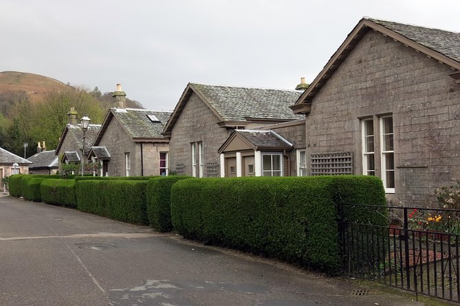 Stirling Castle & Loch Day Tour - Loch Lomond Exploration