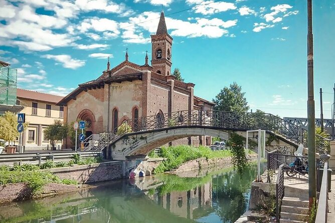 Sunset Navigli Boat Tour in Milan With Optional Aperitivo - Apéritif Option for the Cruise