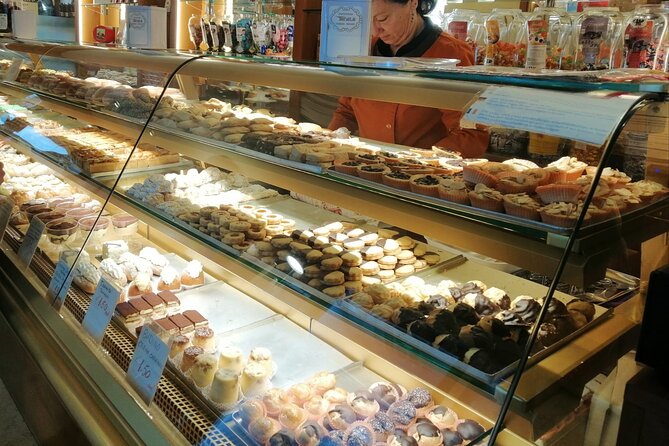 Sweet Venice: Traditional Cafès and Pastry Shops Walk - Desserts and Pastries