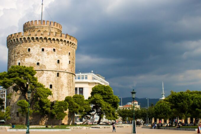 Thessaloniki: First Discovery Walk and Reading Walking Tour - Navigation and Information