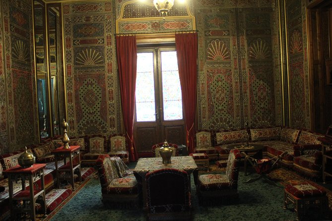 Tour of the 3 Castles: Bran, Rasnov, and Peles in Spanish (Native Spanish Guide). - Non-Wheelchair Accessible Tour