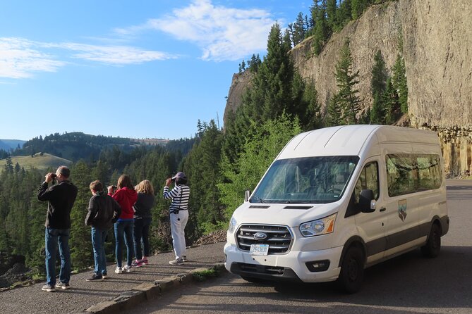 Upper Loop Tour and Lamar Valley From West Yellowstone With Lunch - Scenic Landscapes and Vistas