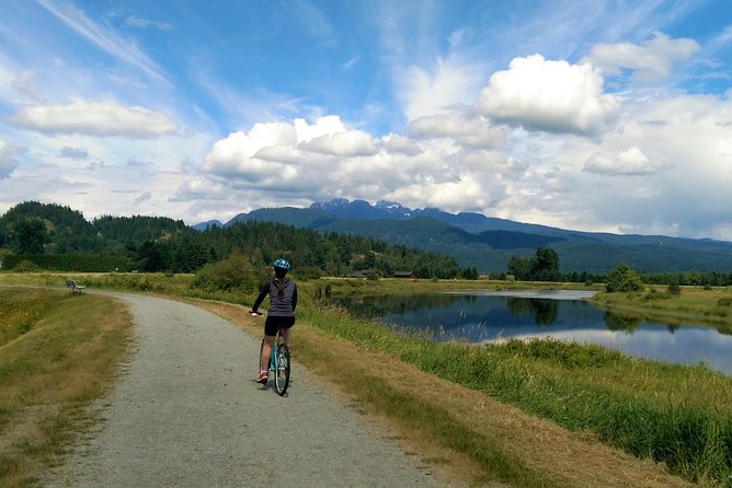 Vancouver Biking and Hiking Tour Including Lunch - Wildlife and Scenery