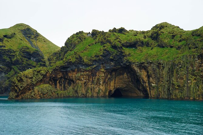 Vestmannaeyjar Private Day Tour - Experiencing the Thrilling Catamaran Ferry Ride