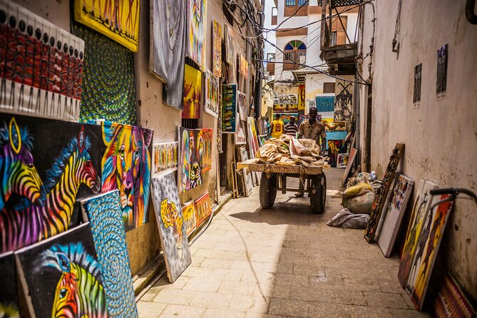 Zanzibar Stone Town Highlight Walking Tour - Savoring Local Cuisine and Spices
