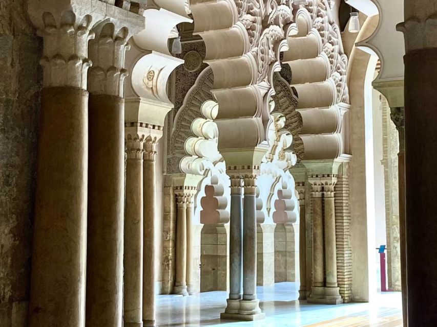 Zaragoza: Guided Tour of the Aljafería Palace in Spanish - Frequently Asked Questions