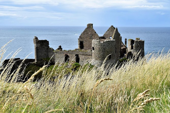 2-Day Northern Ireland Rail Tour: Belfast, Antrim Coast, and Giants Causeway - Participant Experiences